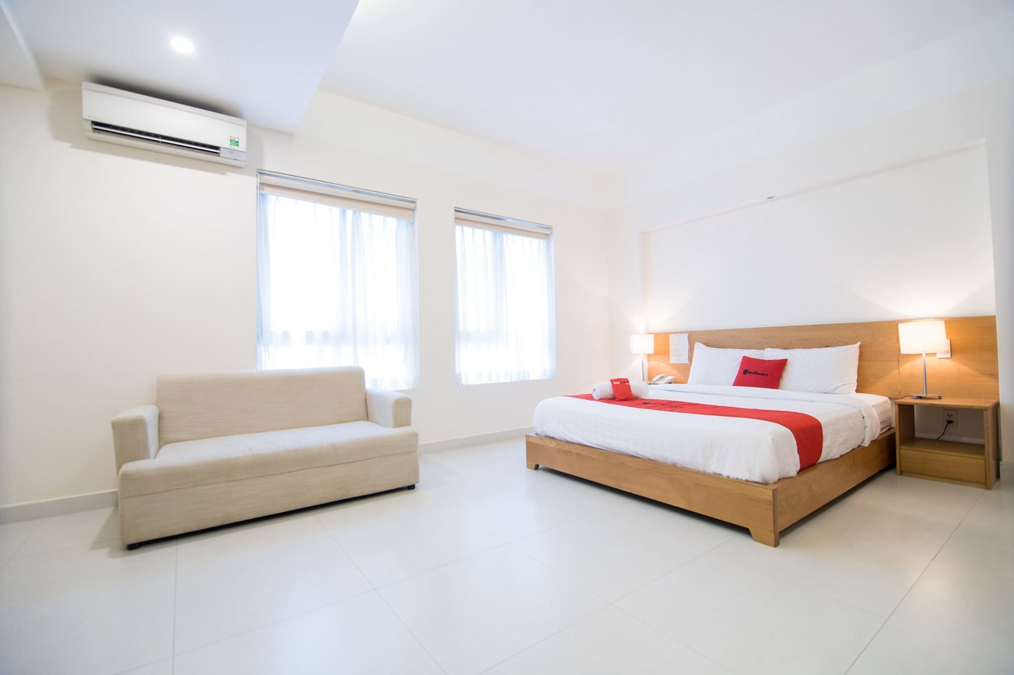 Reddoorz Plus Near Secc D7 TP. Hồ Chí Minh Ngoại thất bức ảnh