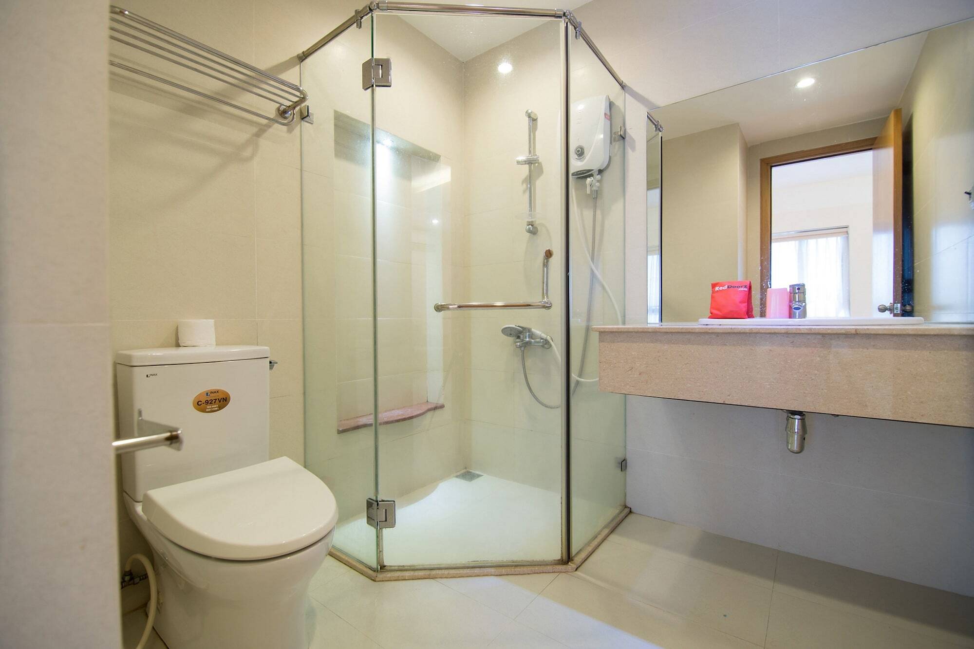 Reddoorz Plus Near Secc D7 TP. Hồ Chí Minh Ngoại thất bức ảnh